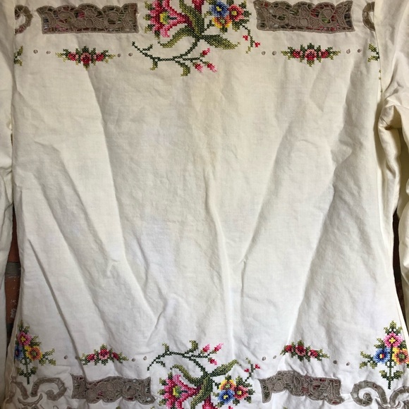 SOLD Vintage Boho Cottagecore Hippie Floral Embroidered Eyelet Button Down - Picture 10 of 10